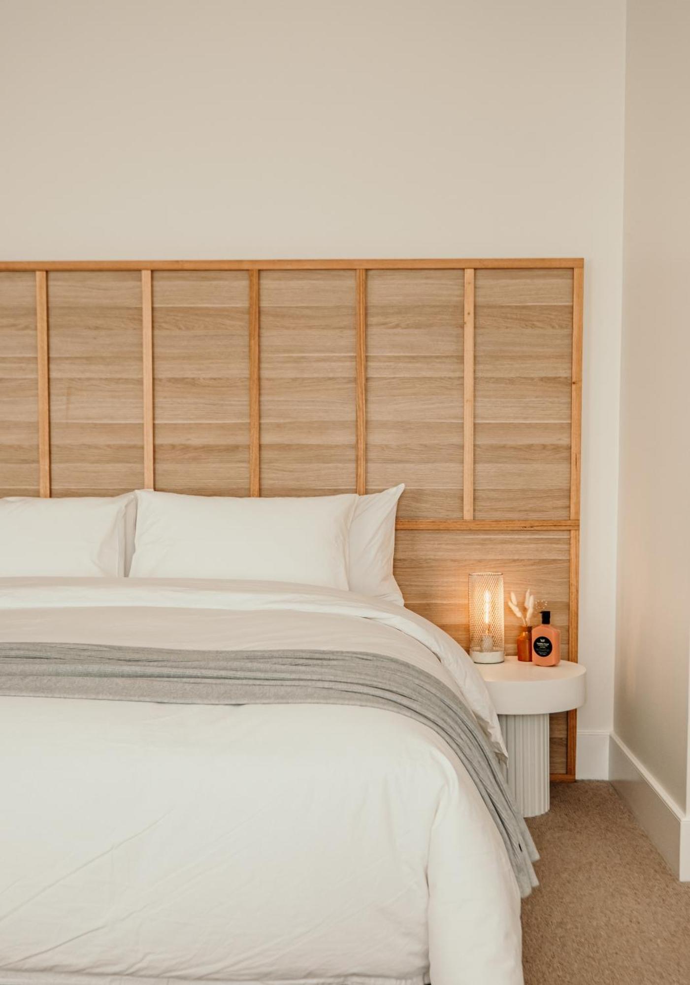 The Oak & Anchor Hotel Port Fairy Zewnętrze zdjęcie A bamboo headboard