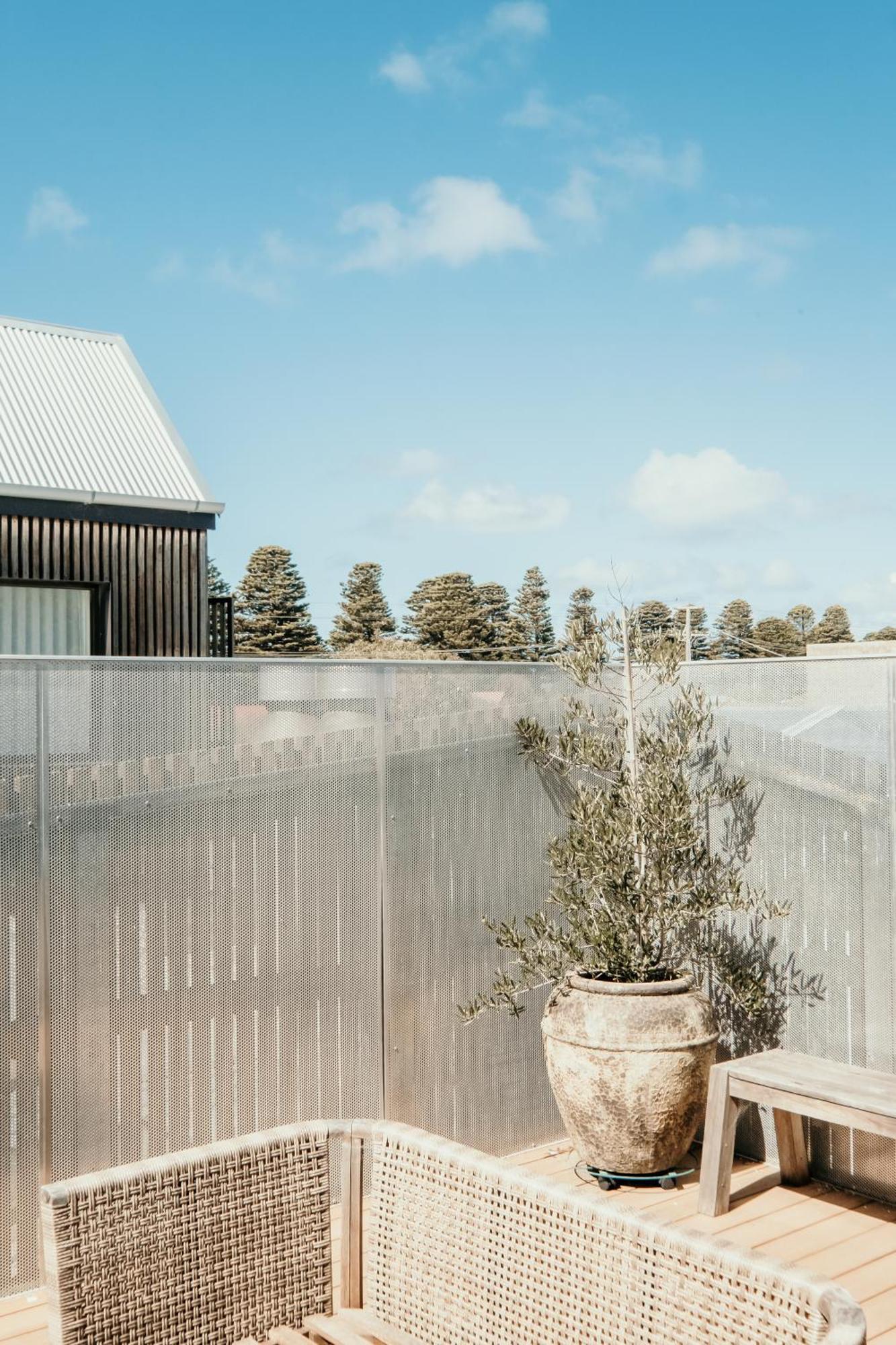 The Oak & Anchor Hotel Port Fairy Zewnętrze zdjęcie The roof terrace